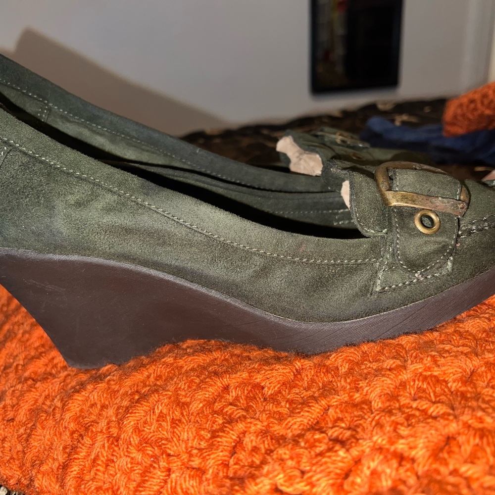 Women's wedge shoes
